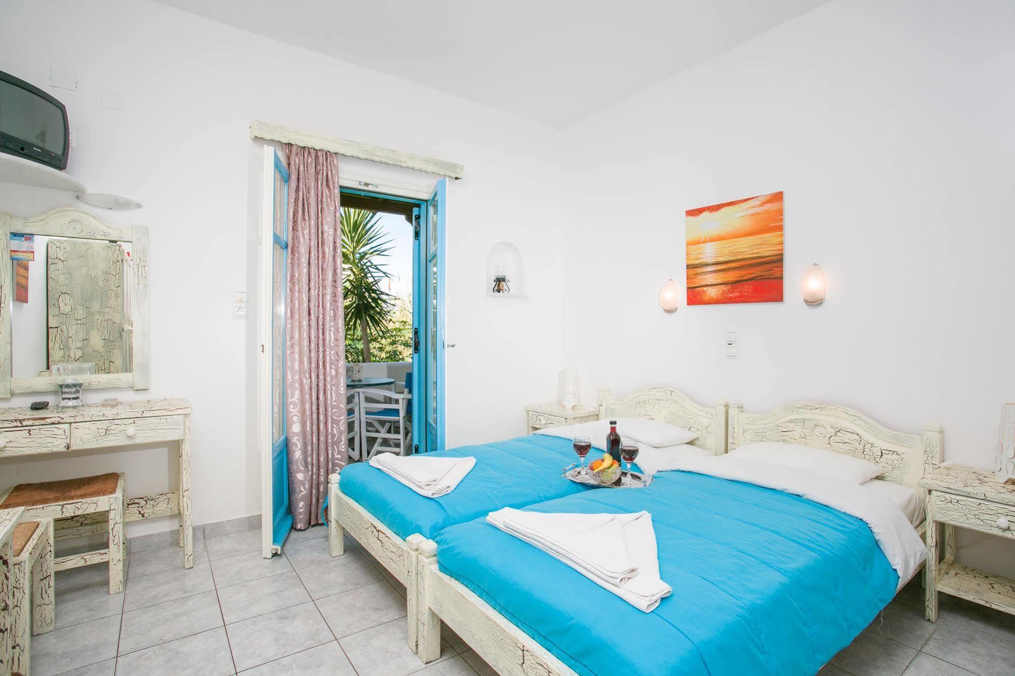 Joseph Apartments ปาริเกีย ภายนอก รูปภาพ